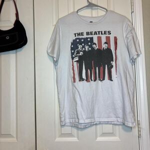 Old Navy Large The Beatles Band Tee White USA Flag Graphic T-Shirt